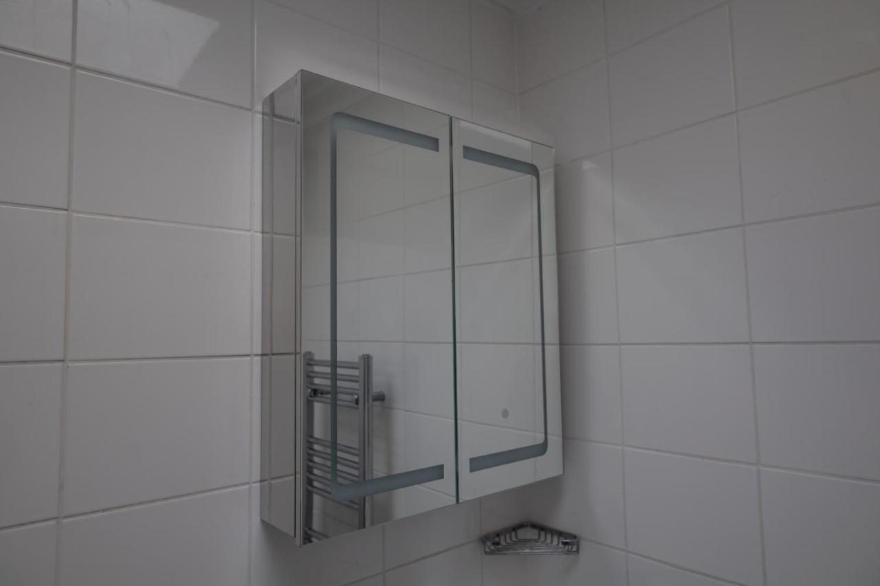 London - 4 Bed - Sleeps 8 - Garden - Pet Friendly Villa Ngoại thất bức ảnh
